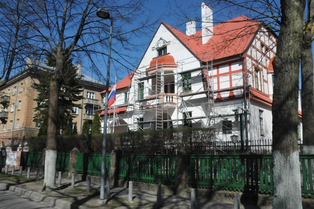 Krievijas Federācijas konsulātā remontē fasādi