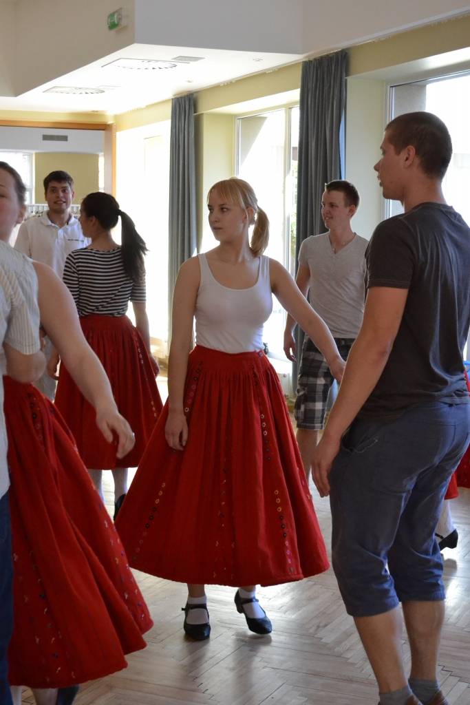 FOTO: Dejotāji aizvada ikgadējo skati