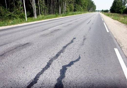 Kravas automašīna uz Liepājas šosejas sabraukusi vīrieti