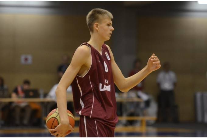 Apstiprināta Porziņģa, Siliņa un Gromova pieteikšanās NBA draftam