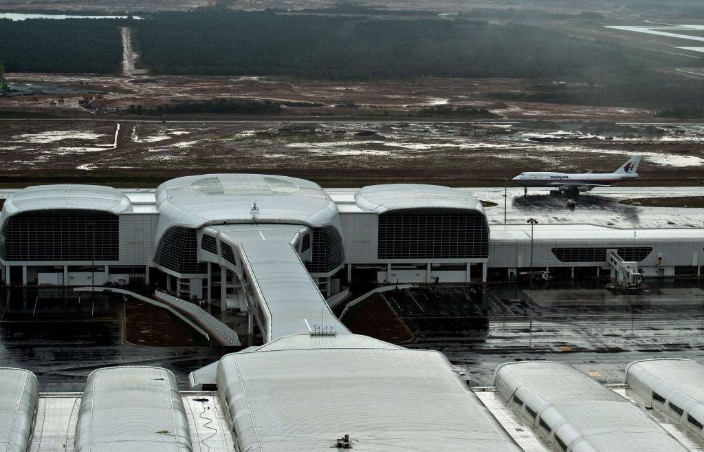 Aizdomās par saistību ar Malaysia Airlines lidmašīnas pazušanu arestēti 11 teroristi