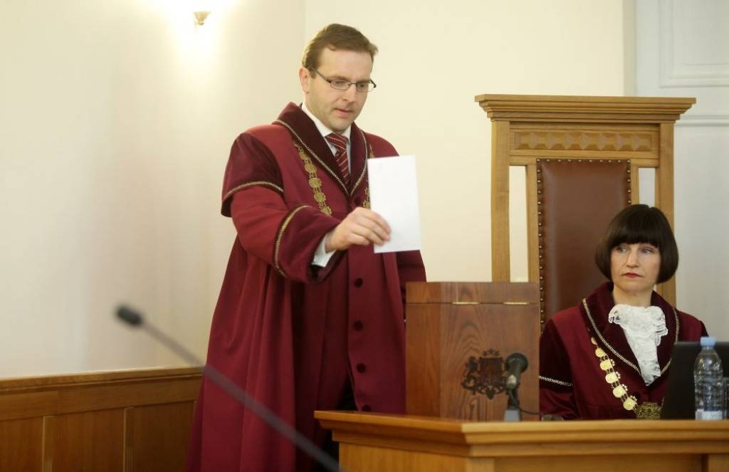 Par Satversmes tiesas priekšsēdētāju ievēl Laviņu