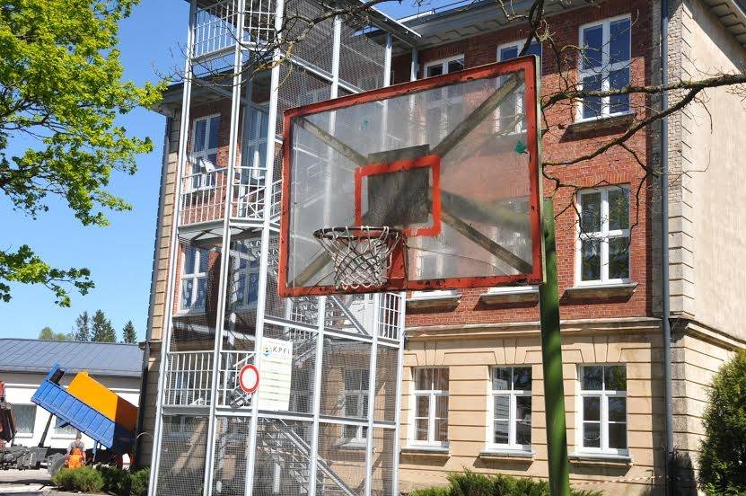 Nīcā atjaunos basketbola grozus