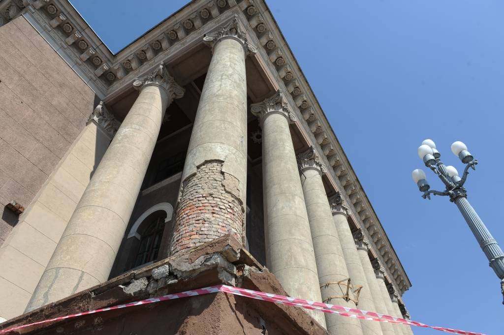 FOTOREPORTĀŽA: Mīļa pajumte drūpošā pilī