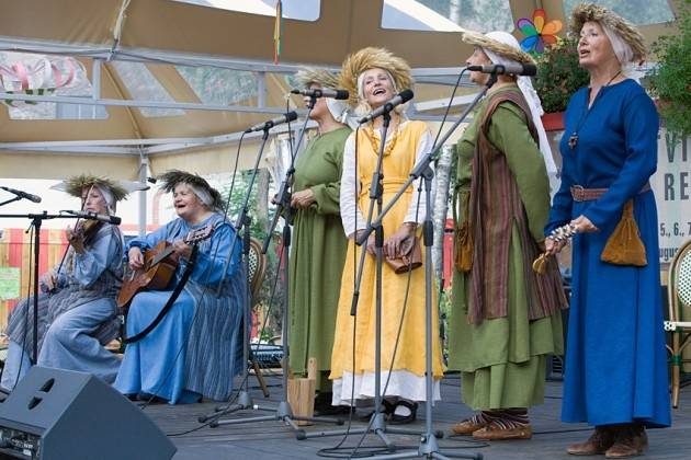 Tautas mūzikas festivāls "Līvas upe"