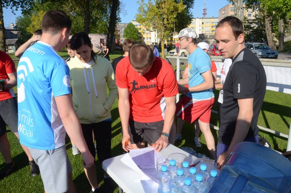 FOTO.VIDEO: Rekordskaits dalībnieku ierodas uz Liepājas pusmaratona "LOC skriešanas vakaru"