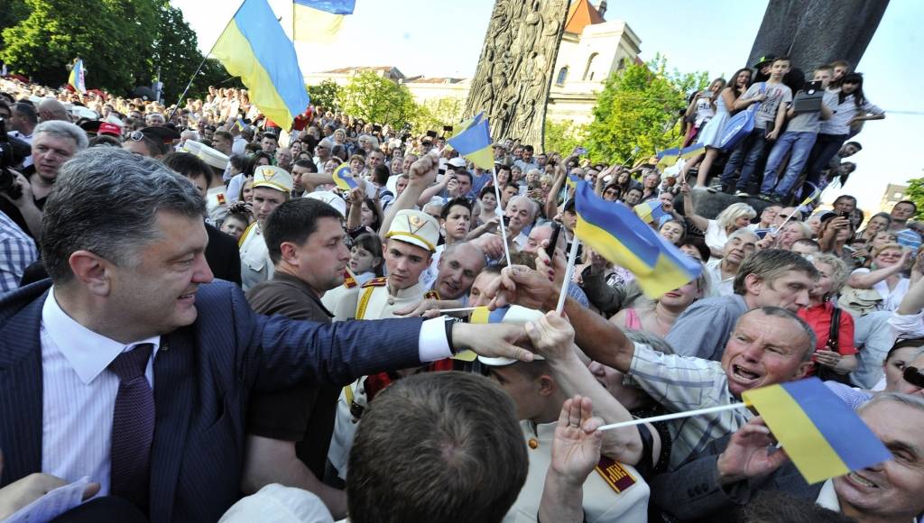 Ukrainas prezidenta amata favorīts brīdina par destabilizāciju, ievelkot vēlēšanas
