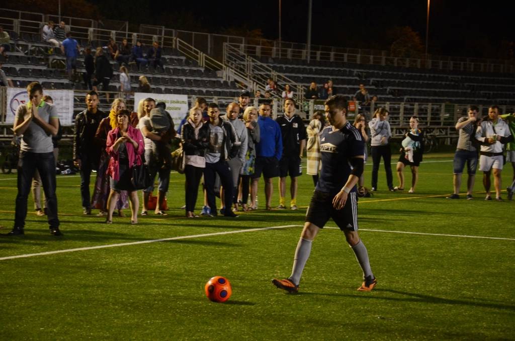 FOTO: "UPTK" futbolisti uzvar Liepājas nakts futbola turnīrā