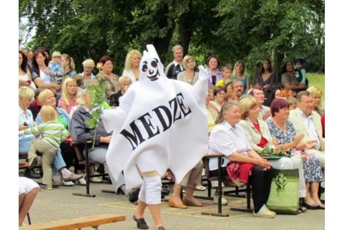 Vēl var sūtīt fotogrāfijas izstādei "Noķer mirkli Medzē"