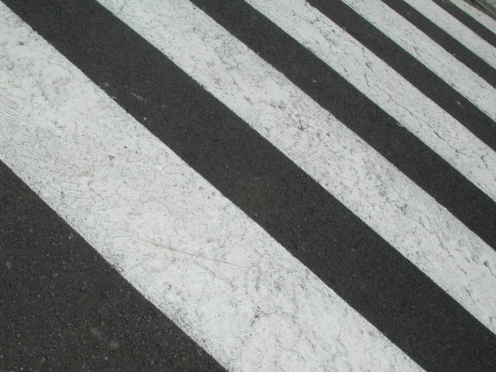 Eksperts: Gājēju pārejas ir jāpārbūvē