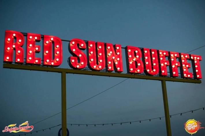 “Red Sun Buffet” četru gadu jubilejas balle 