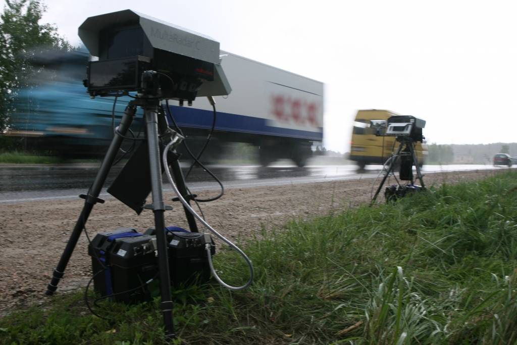 Uz ceļiem atgriežas Valsts policijas pārvietojamie fotoradari