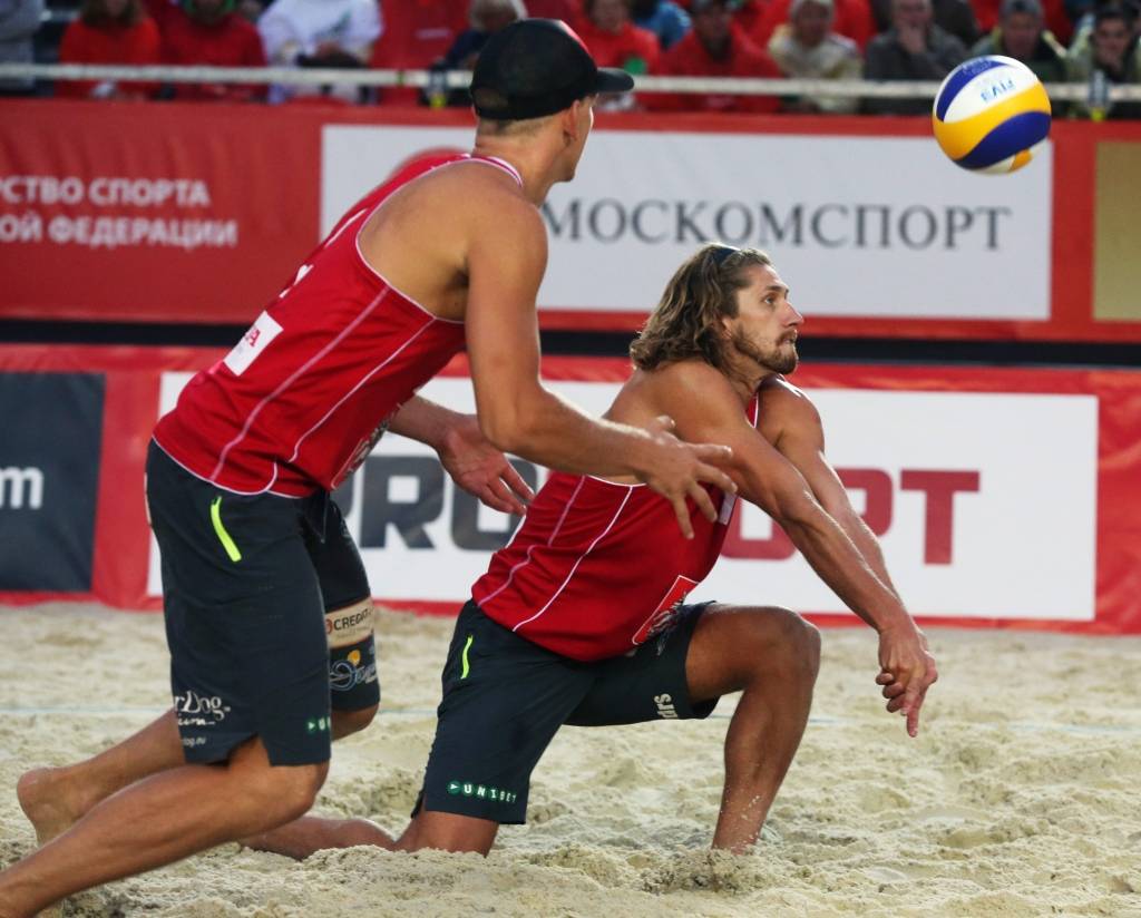 Samoilovs/J.Šmēdiņš grūtā cīņā sasniedz Eiropas čempionāta pusfinālu