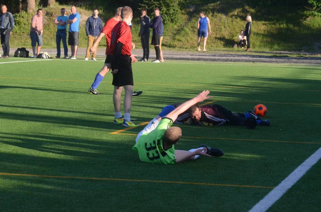 FOTO: Liepājas futbola čempionāta pirmās kārtas rezultāti