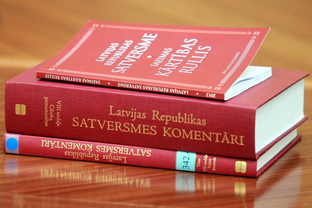 Satversme papildināta ar preambulu