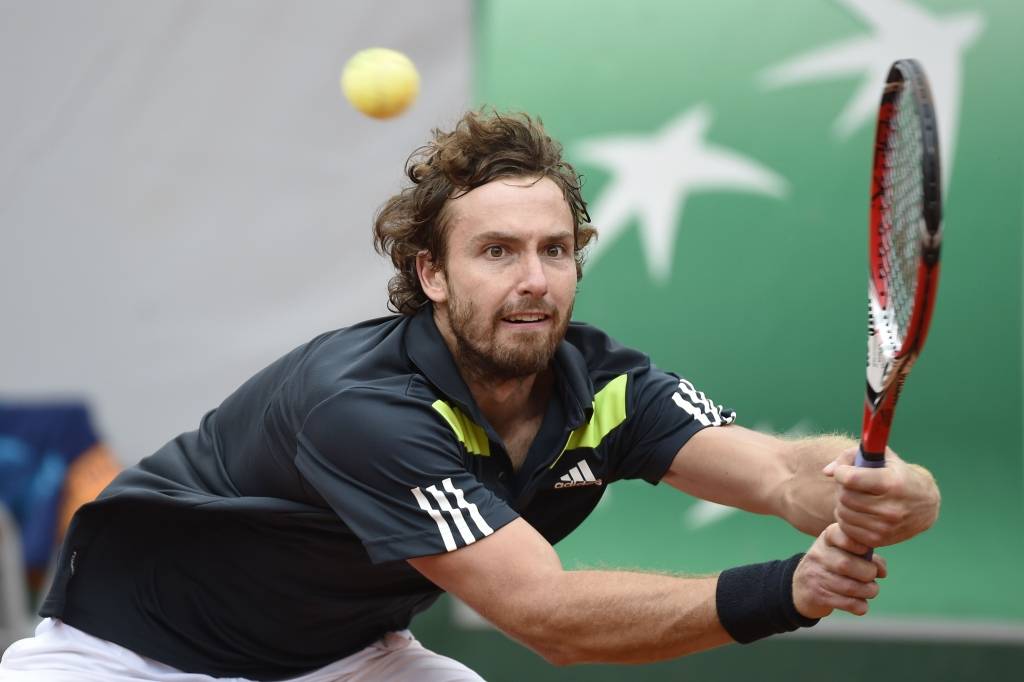 Gulbis trijos setos uzvar Igaunijas labāko tenisistu Zopu