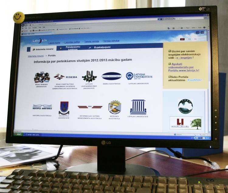 Sākas elektroniskā pieteikšanās studijām Latvijas augstskolās