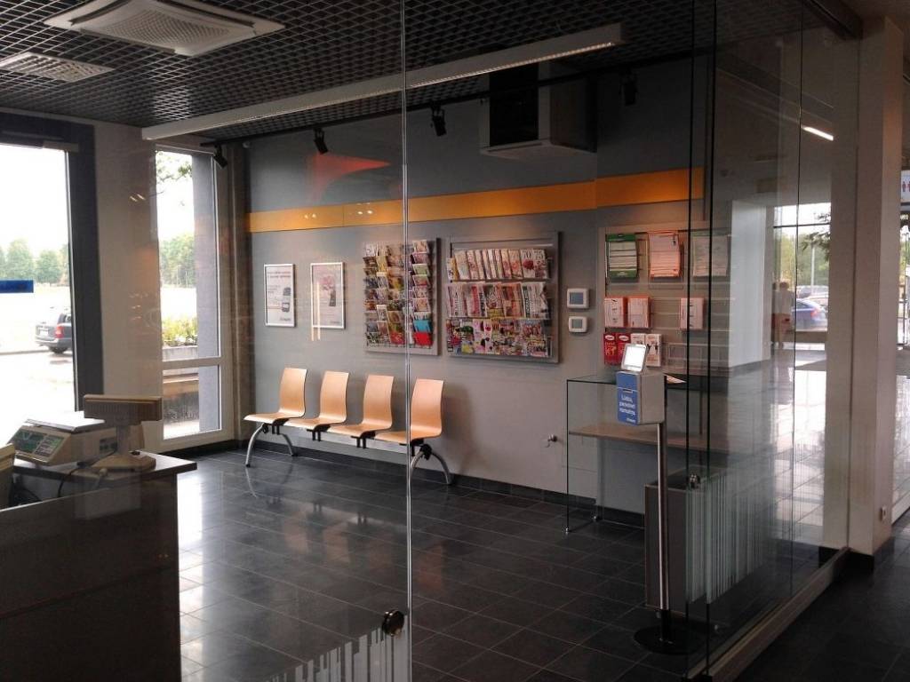 Latvijas Pasts atvēris jaunas koncepcijas pasta nodaļu un šogad modernizēs vēl 10 nodaļas