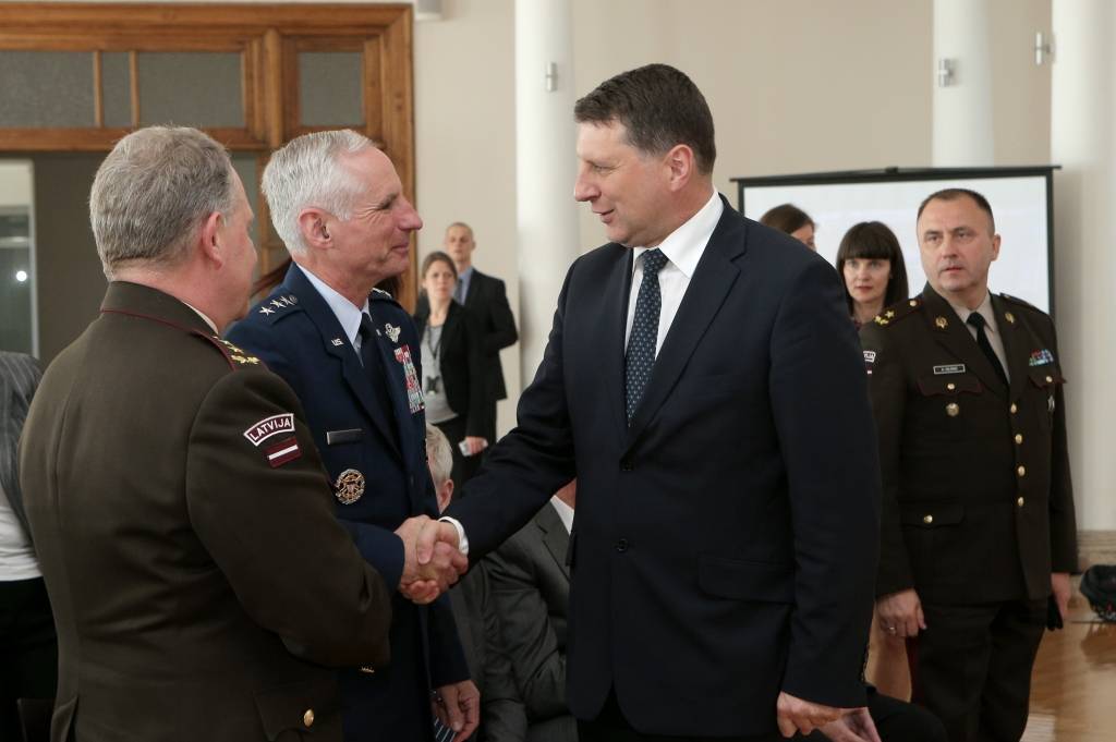 Tiešraide: Eksperti spriež par Baltijas valstu drošību un NATO iedrošinājuma politiku