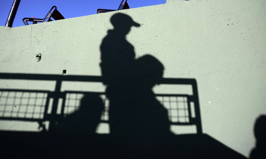 Četri vīrieši pusotru gadu seksuāli izmanto pusaudzi; viens no tiem - aizbildnis