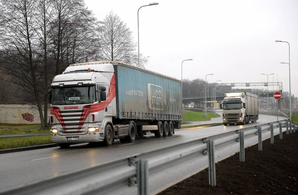 Četru kravas auto avārijā Lietuvā cietuši Latvijas iedzīvotāji