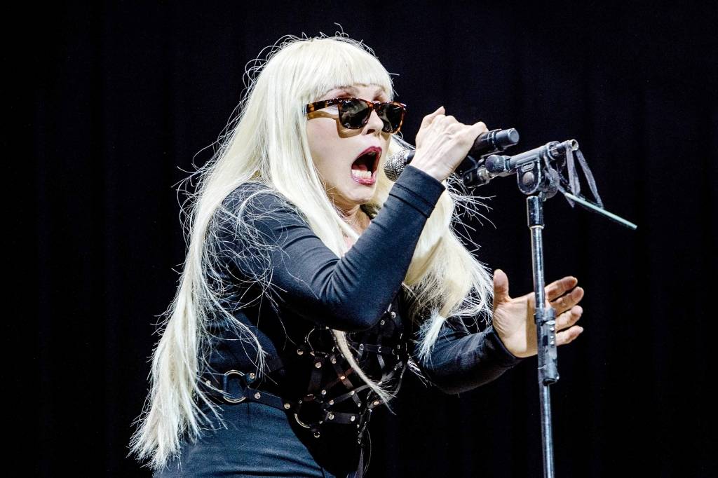 Blondie koncerta recenzija. Pierijāmies kā cūkas