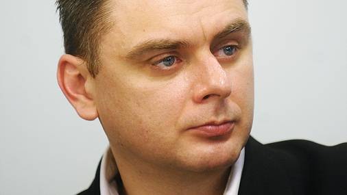 Prokuratūra ceļ apsūdzību Osipovam par Latvijas karoga zaimošanu