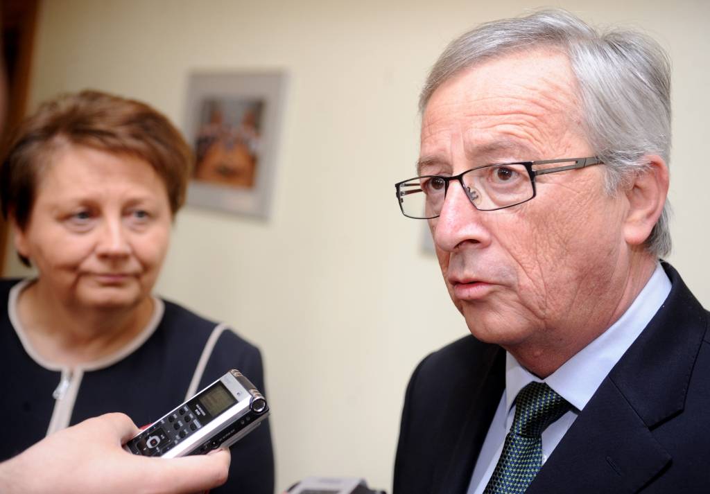 Junkers Straujumai apliecinājis, ka Dombrovskim jāiegūst zināšanām atbilstošs portfelis