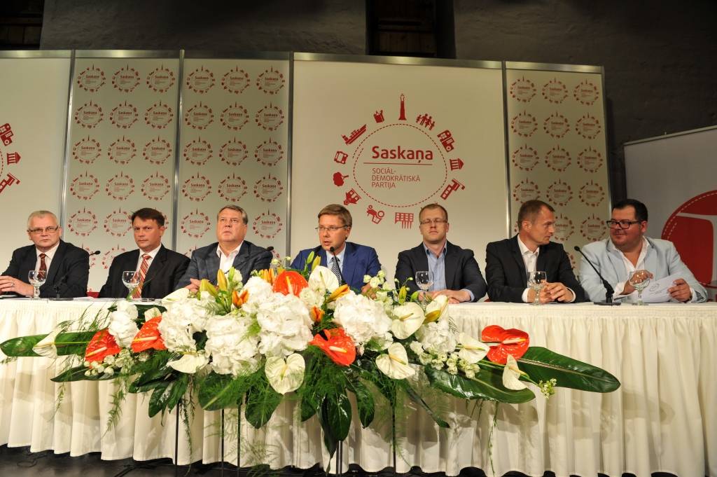 Saskaņas kandidātu sarakstā teju puse - latvieši