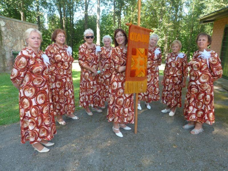Piedalās senioru deju svētkos
