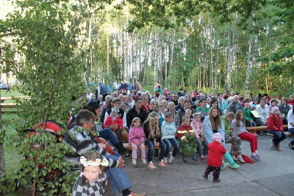 Dunikas amatierteātris optimismu nezaudē