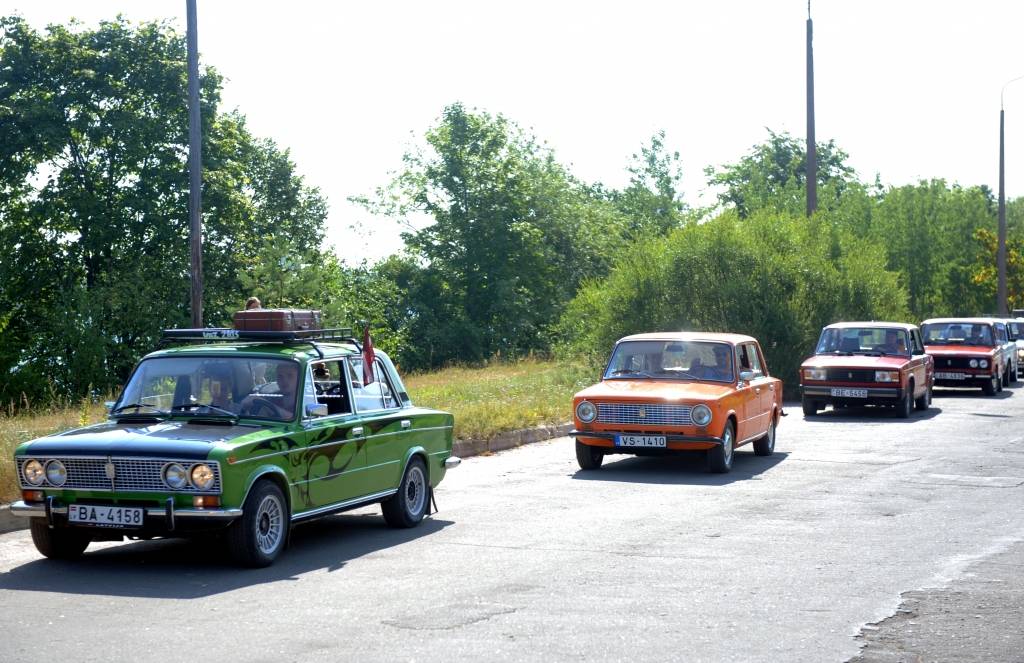 FOTO: Ar žiguli gar Daugavu - startē brauciens VAZ Vasara 2014