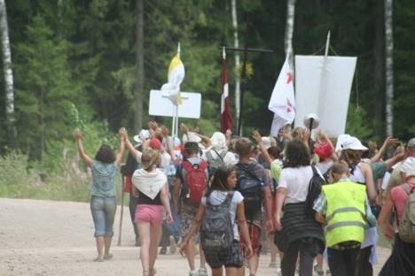No Liepājas uz Aglonu iziet pirmā svētceļnieku grupa