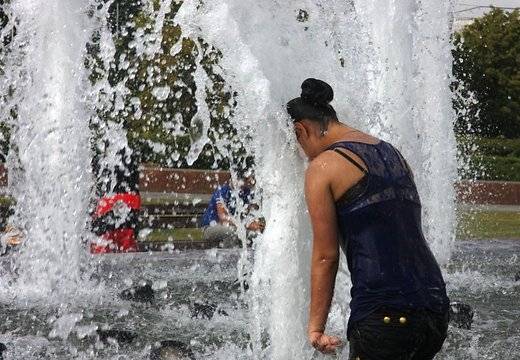 Karstums nedaudz mazināsies ceturtdien, lai augusta sākumā atgrieztos vēl spēcīgāks