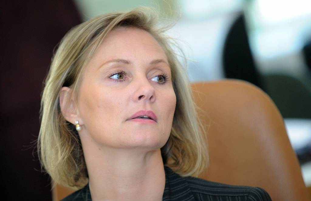 Papildināta - Broka atkāpjas no tieslietu ministra amata