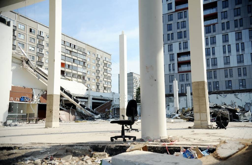 FOTO: Policija Zolitūdes traģēdijas vietu nodod īpašniekiem