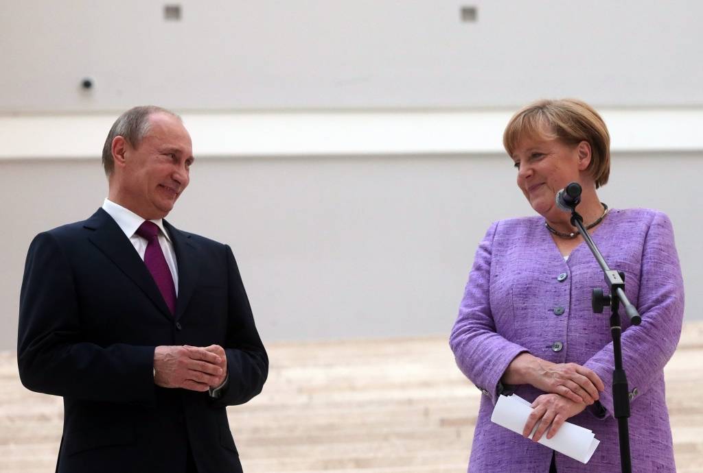 Medijs: Putina un Merkeles slepens plāns paredz atzīt Krimas aneksiju