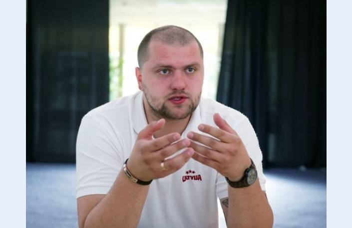 Štālbergs oficiāli kļuvis par Bagatska palīgu "Ņižņij Novgorod" komandā