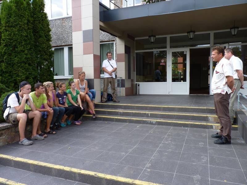 Nīcā pateicas jauniešiem par darbu