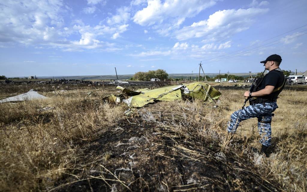 Ukraina pārtrauc pamieru Malaizijas lidmašīnas bojāejas vietā