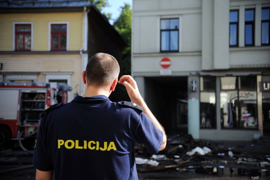 Ugunsgrēkā Krišjāņa Barona ielā Rīgā cietis vīrietis