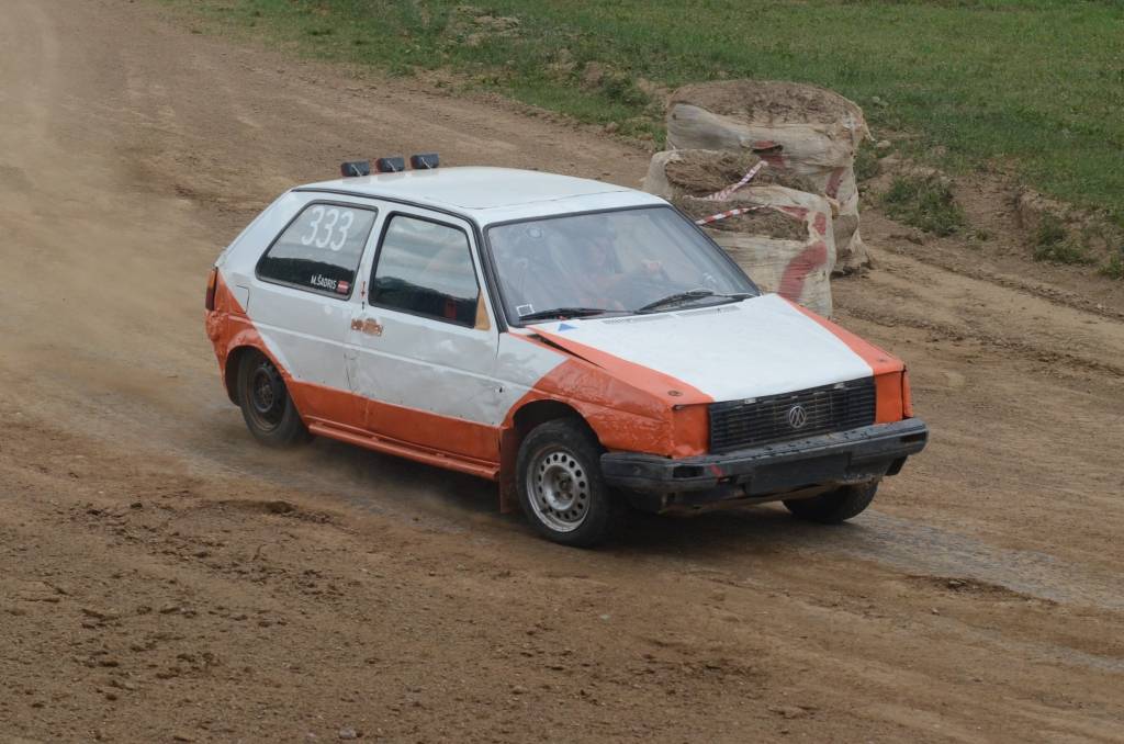 FOTO: "EVE vasaras kausa 2014" ceturtais posms beidzas dubuļos 