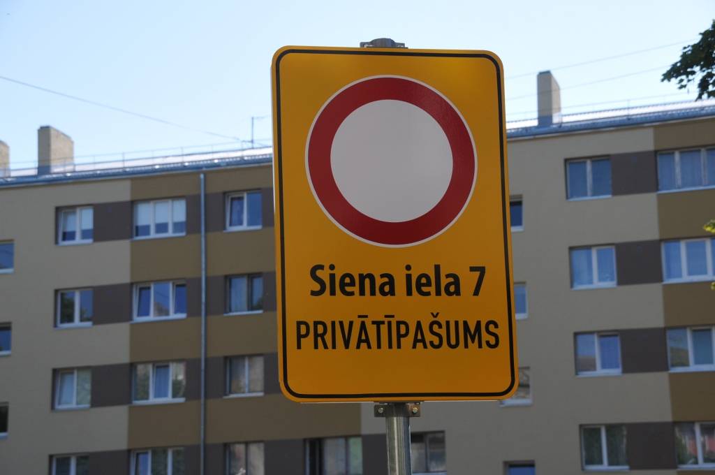 Autostāvvietu paradīze pie "Pētertirgus" izzūd