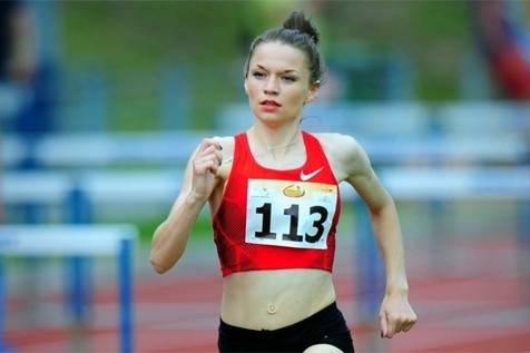 Jeļizarova iekļūst 3000 metru šķēršļu skrējiena finālā