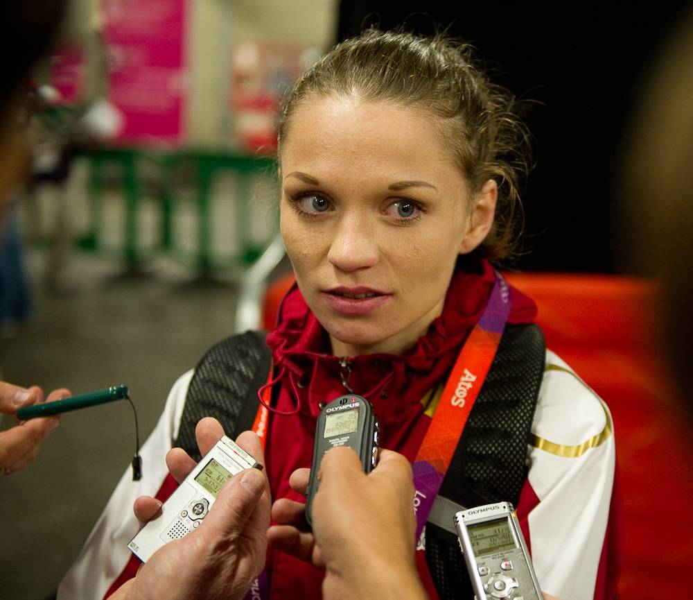 Jeļizarova izstājas
