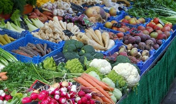 Vairākiem dārzeņu veidiem cenas kritušās līdz 50%