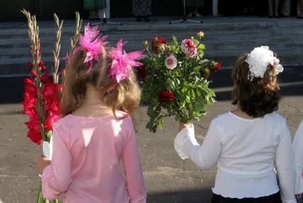 Jaunajā mācību gadā tiks paplašināts brīvpusdienu saņēmēju loks, nodrošināta svešvalodas apguve no 1.klases, pedagogiem sola lielākas algas