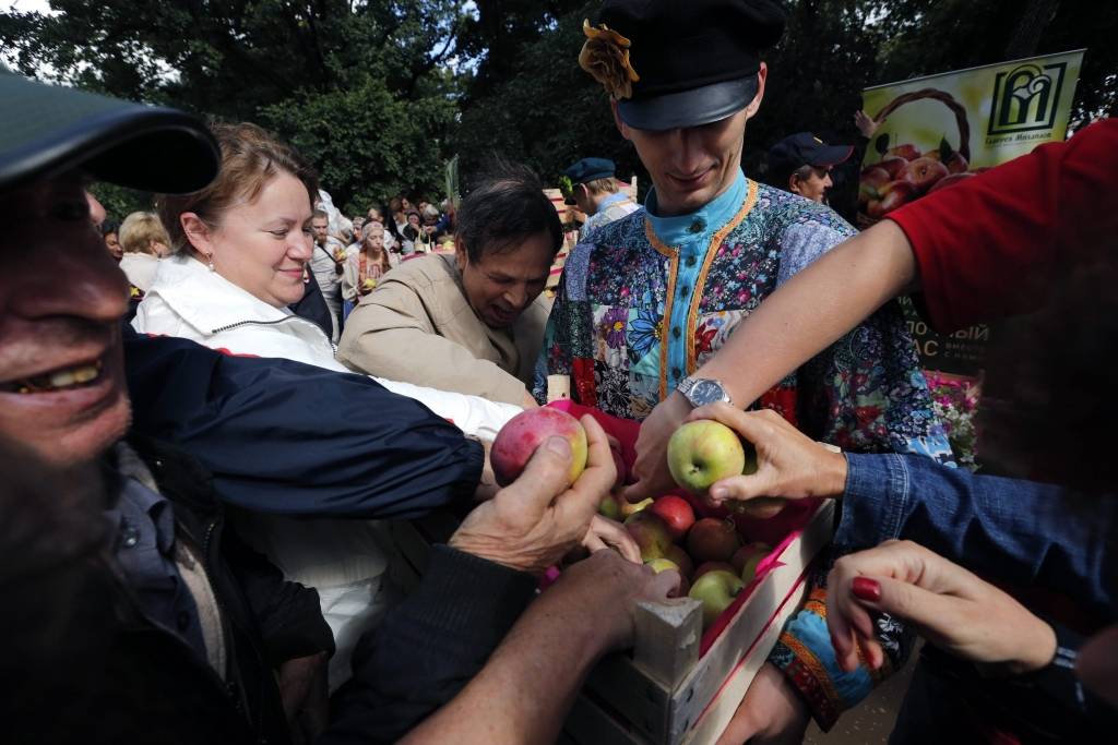Krievijas patriotisms vairojas uz sankciju izraisīto zaudējumu fona