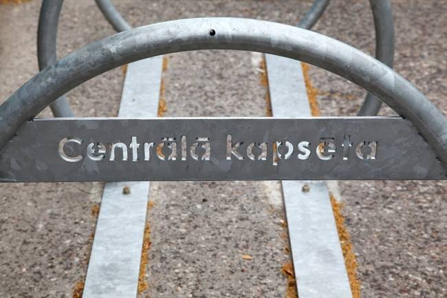 "Liepājas Kapsētu pārvaldi" vadīs direktora vietnieks Ivo Pavlušenko
