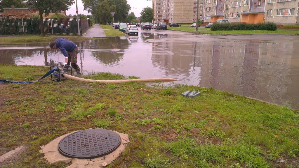Pieņem ekspluatācijā lietus ūdens kolektora posmu Siļķu ielā Liepājā
